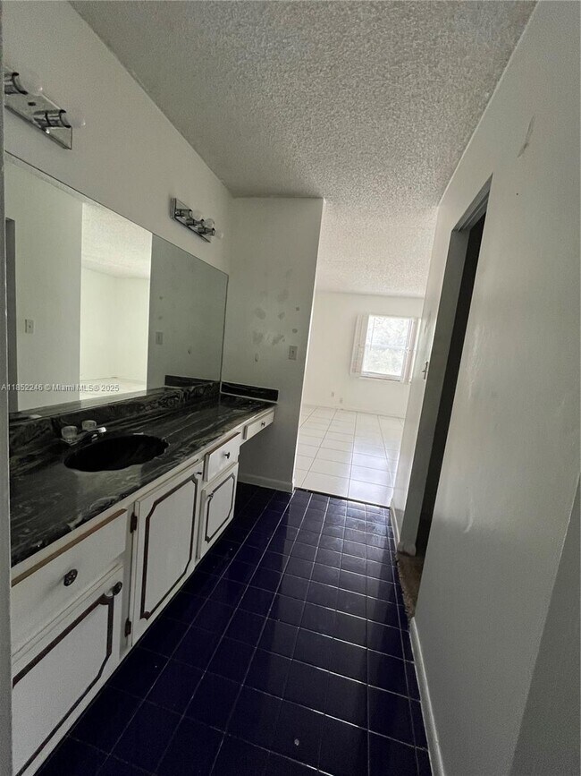 Building Photo - 3360 Spanish Moss Terrace