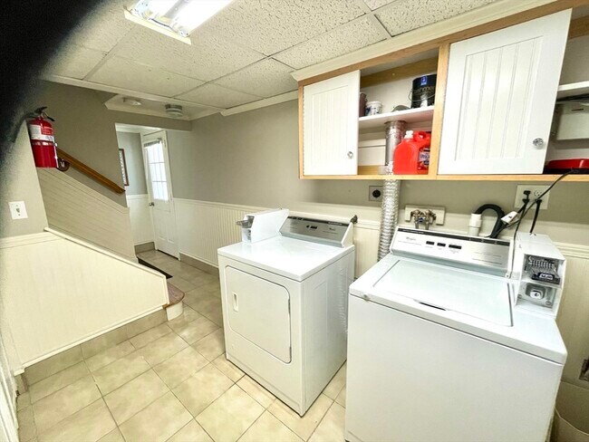 Building Photo - 73 Benefit St