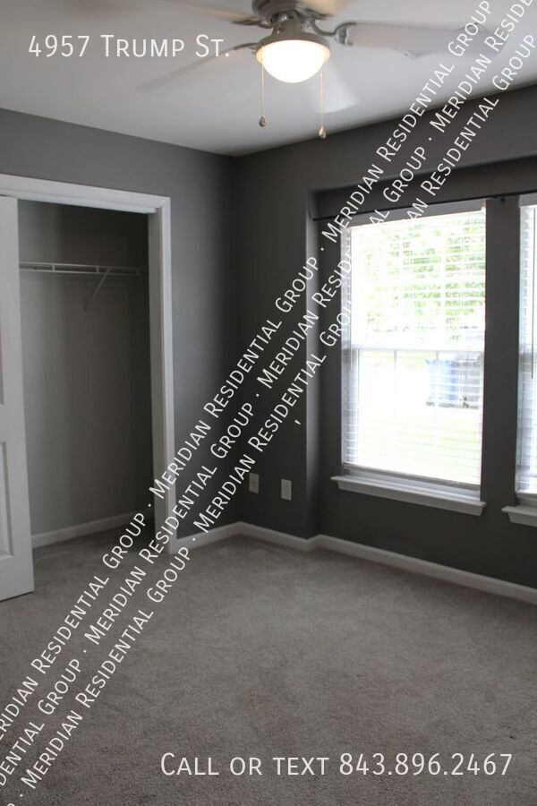 Building Photo - 4957 Trump St
