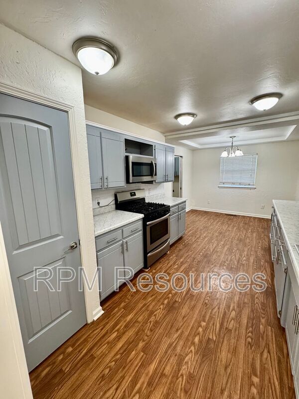 Building Photo - 10449 Dover Dr