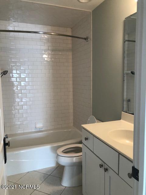 Building Photo - 825 Royal Bonnet Ct