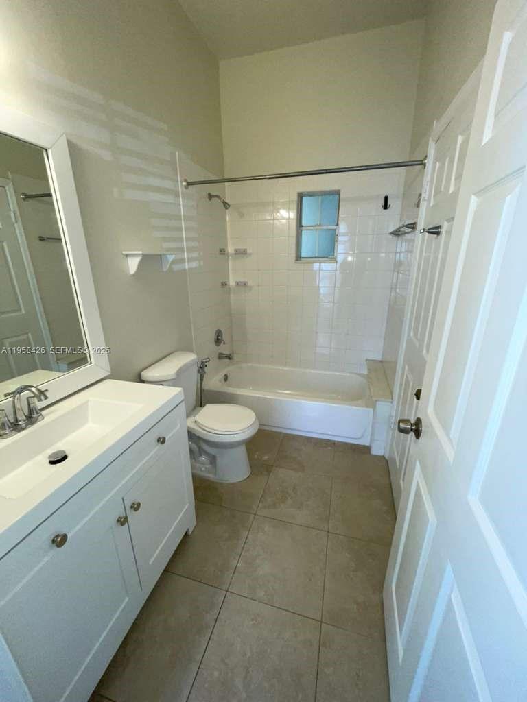 Building Photo - 3356 Bird Ave