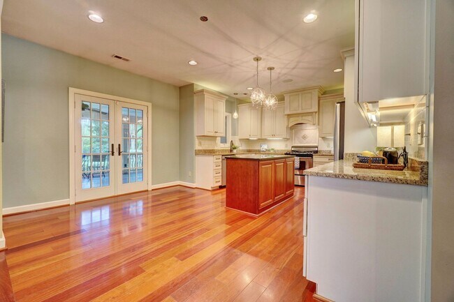 Building Photo - 1700 Jermyn Ln