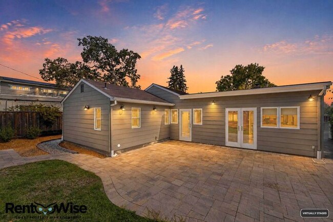 Building Photo - Short term lease only