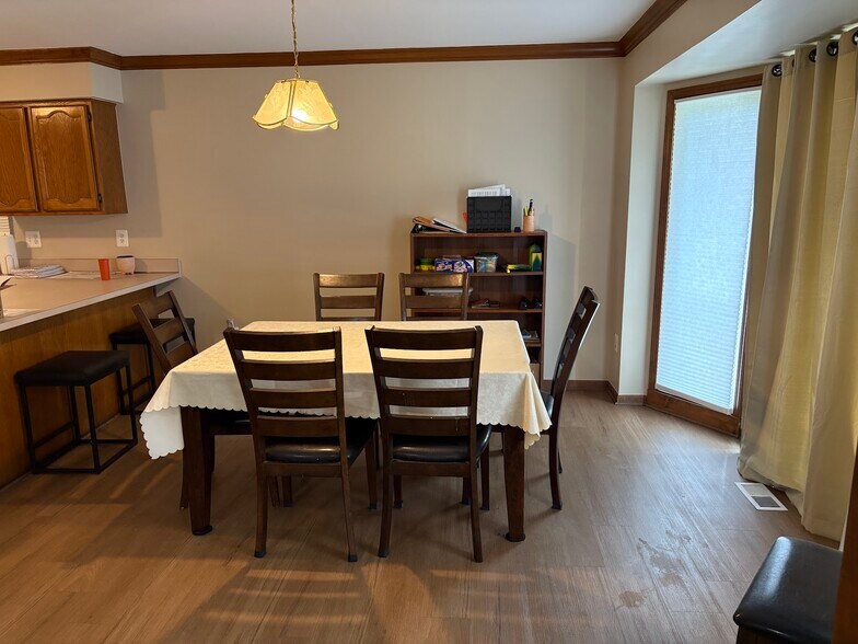 Building Photo - 50989 Middle River Dr