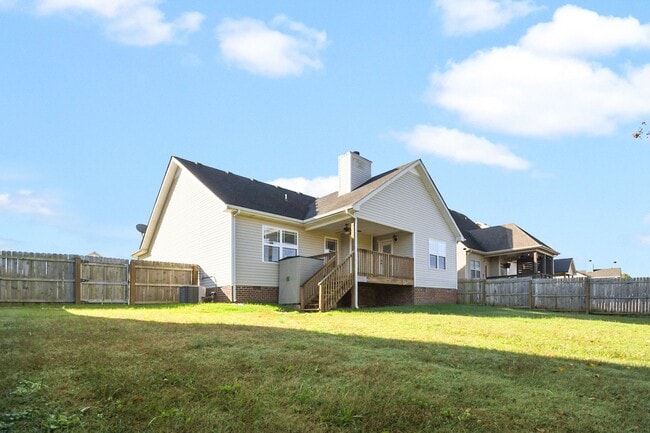 Building Photo - Pet Friendly Three Bedroom!