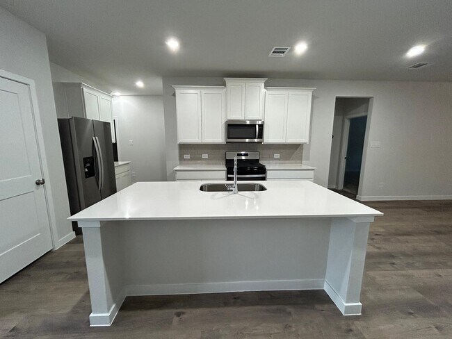 Building Photo - 7914 Alset Dr