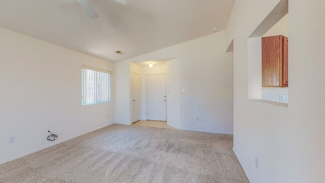 Building Photo - Lovely 3 bedroom home in convenient location.