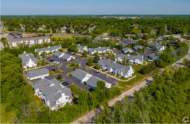 Building Photo - Hidden Creek Townhome 2bed 1.5bath