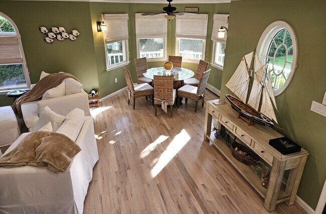 Building Photo - 1275 The Esplanade