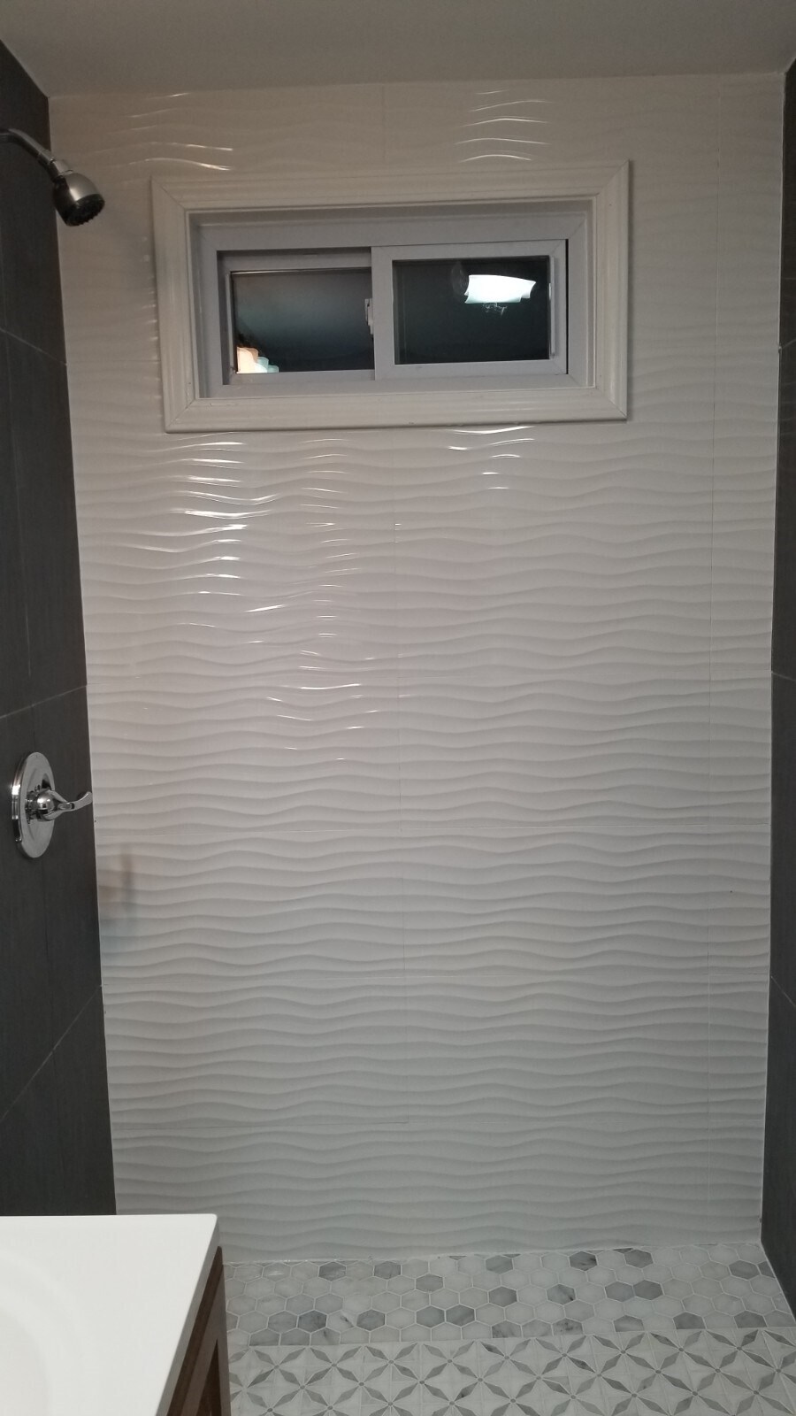 shower - 1444 Esterbrook Ave