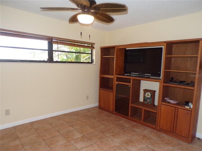 Building Photo - 1412 Grebe Ct