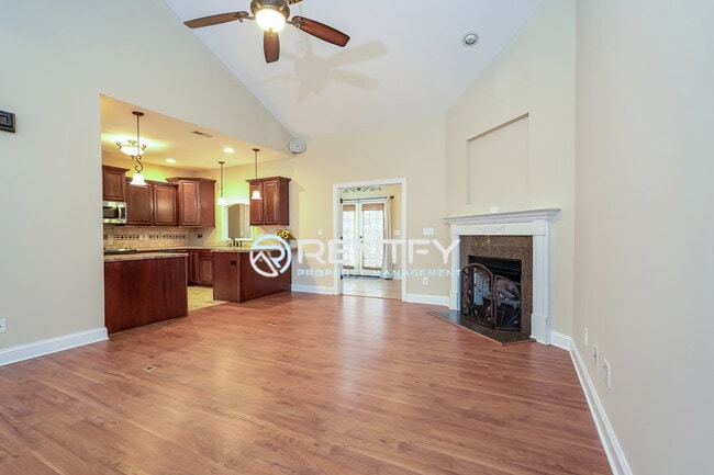 Building Photo - 5485 Styers Ferry Rd