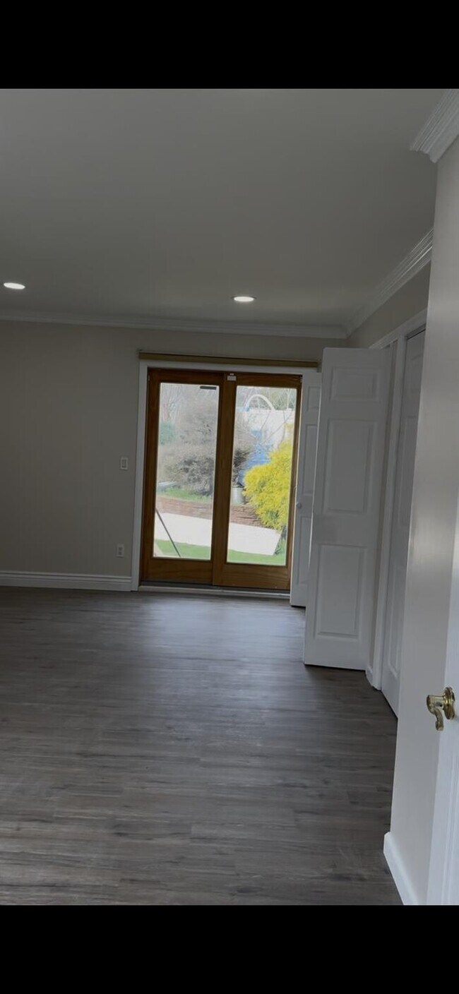 Building Photo - 4160 Ludwig Ln