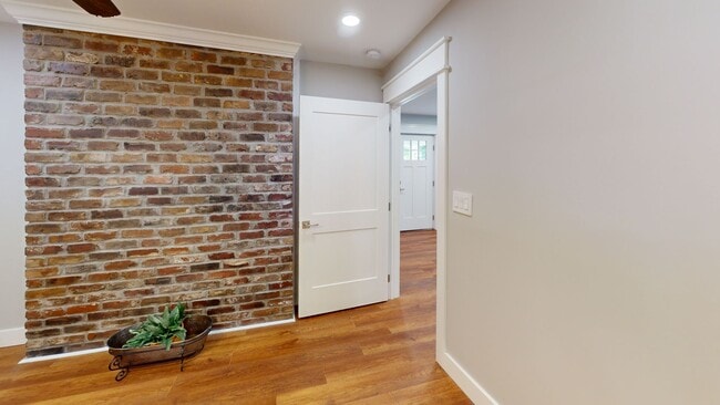 Building Photo - 1310 Forest Ave