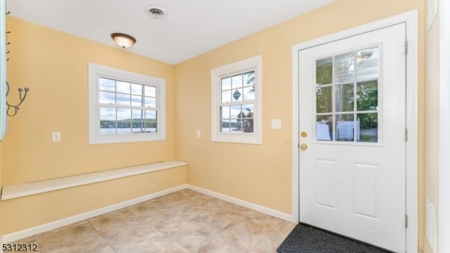 Building Photo - 206 Lakeside Rd