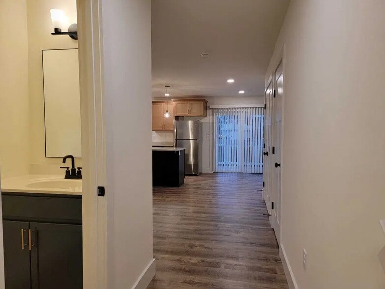 Building Photo - 16 Burk Ct