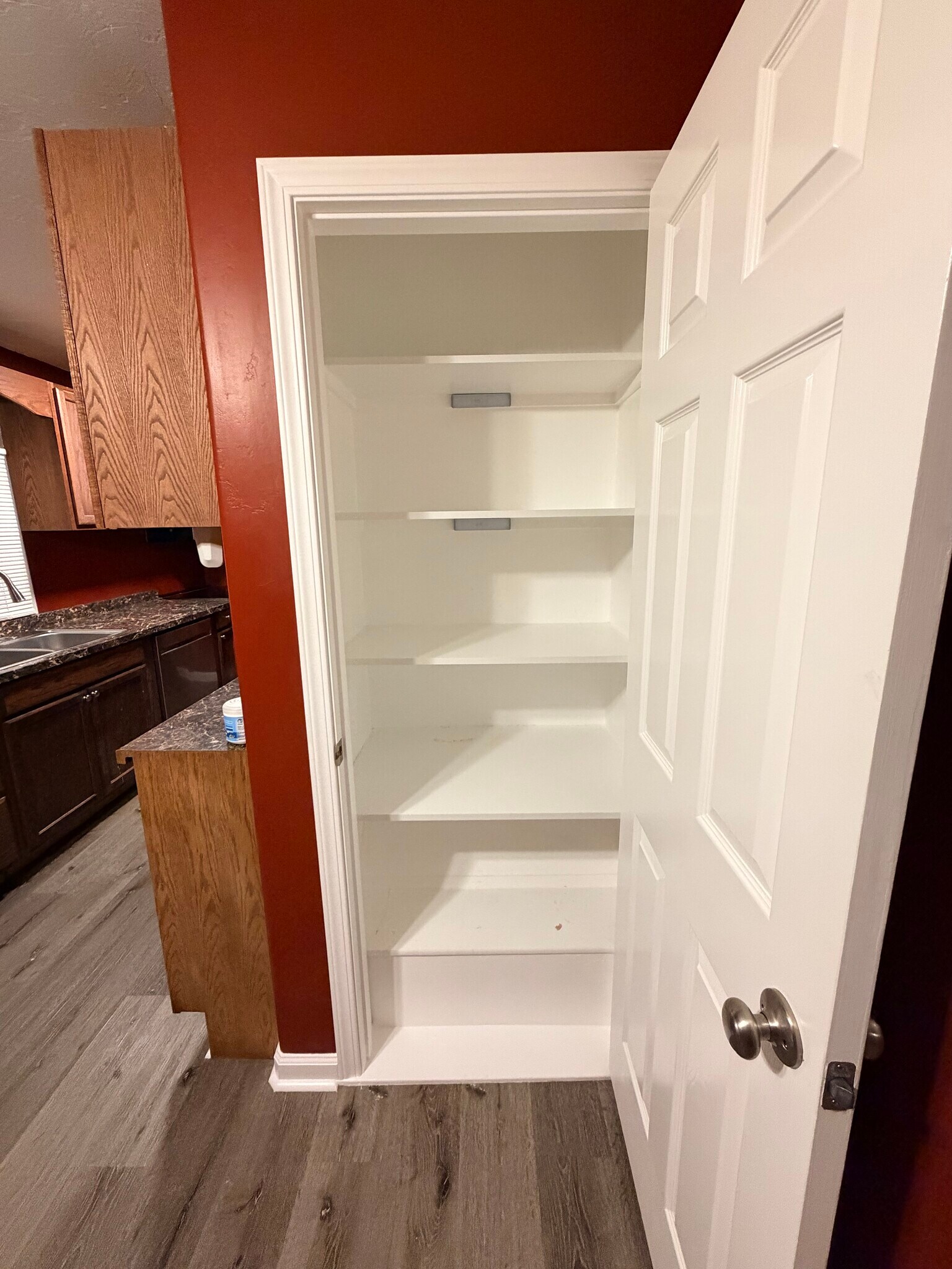 Building Photo - 933 E 13th St