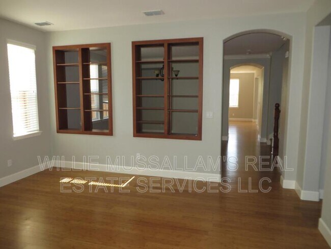 Building Photo - 685 W Rico Way