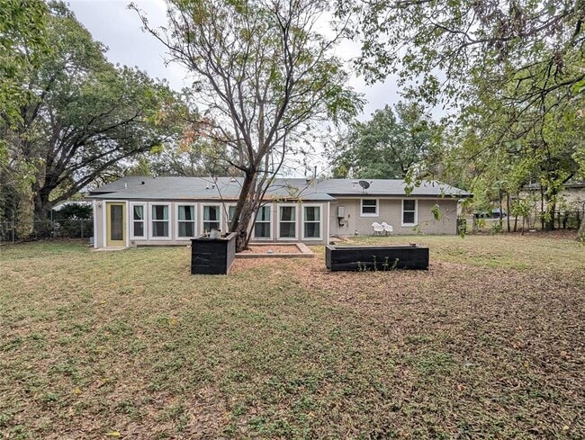 Building Photo - 11308 Hilltop St