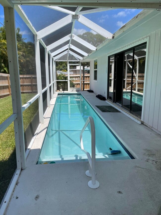 Building Photo - 3196 SW Areca Dr