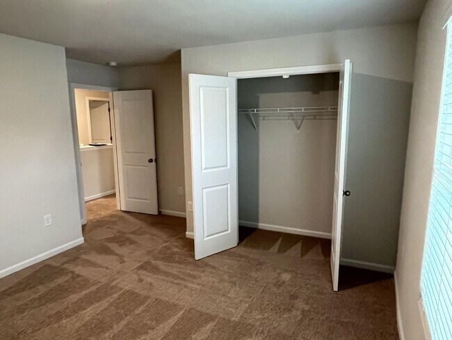 Building Photo - Newer 3 Bed House in East Charlotte