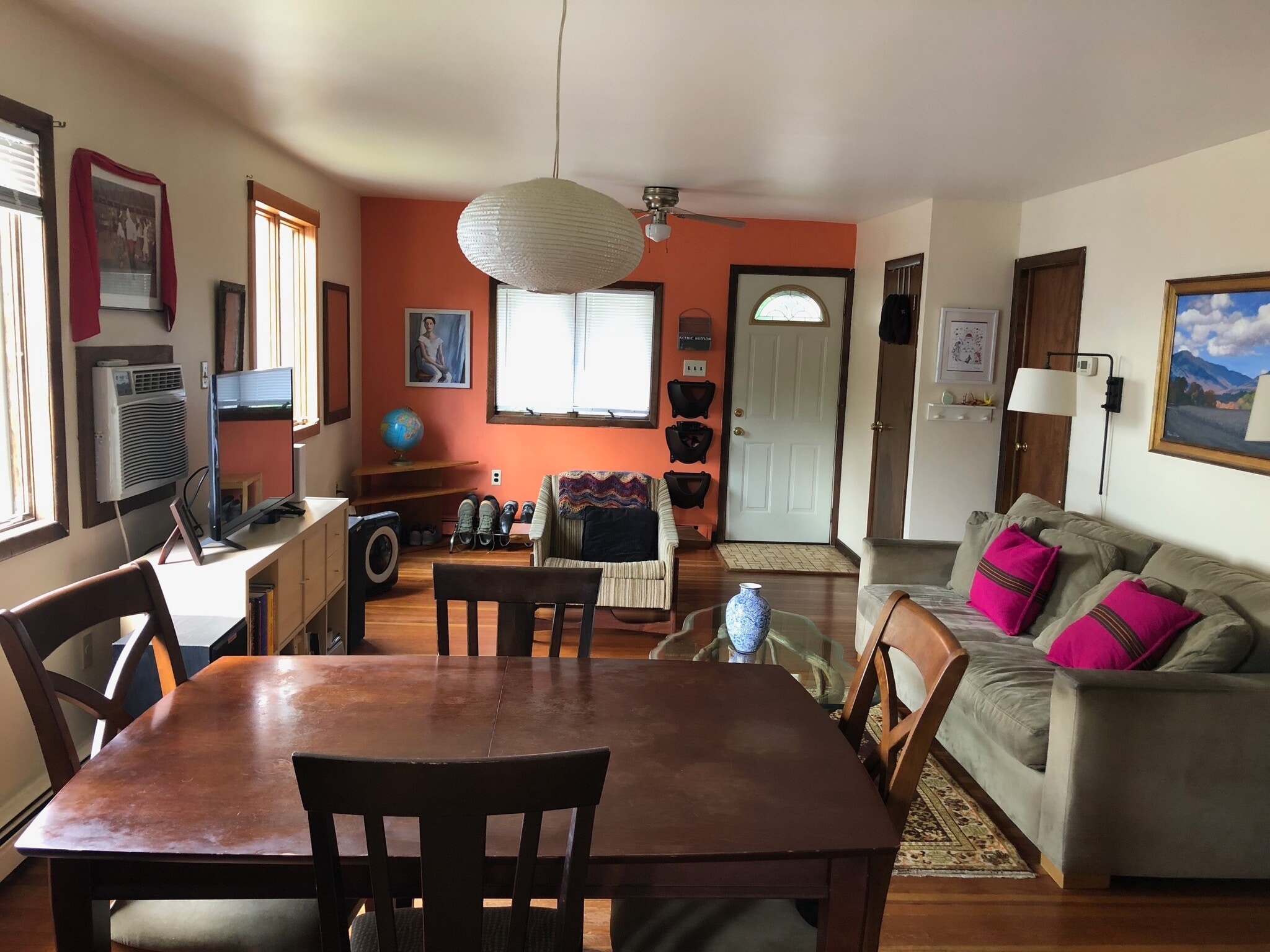 Dining/living room - 295 E Main St