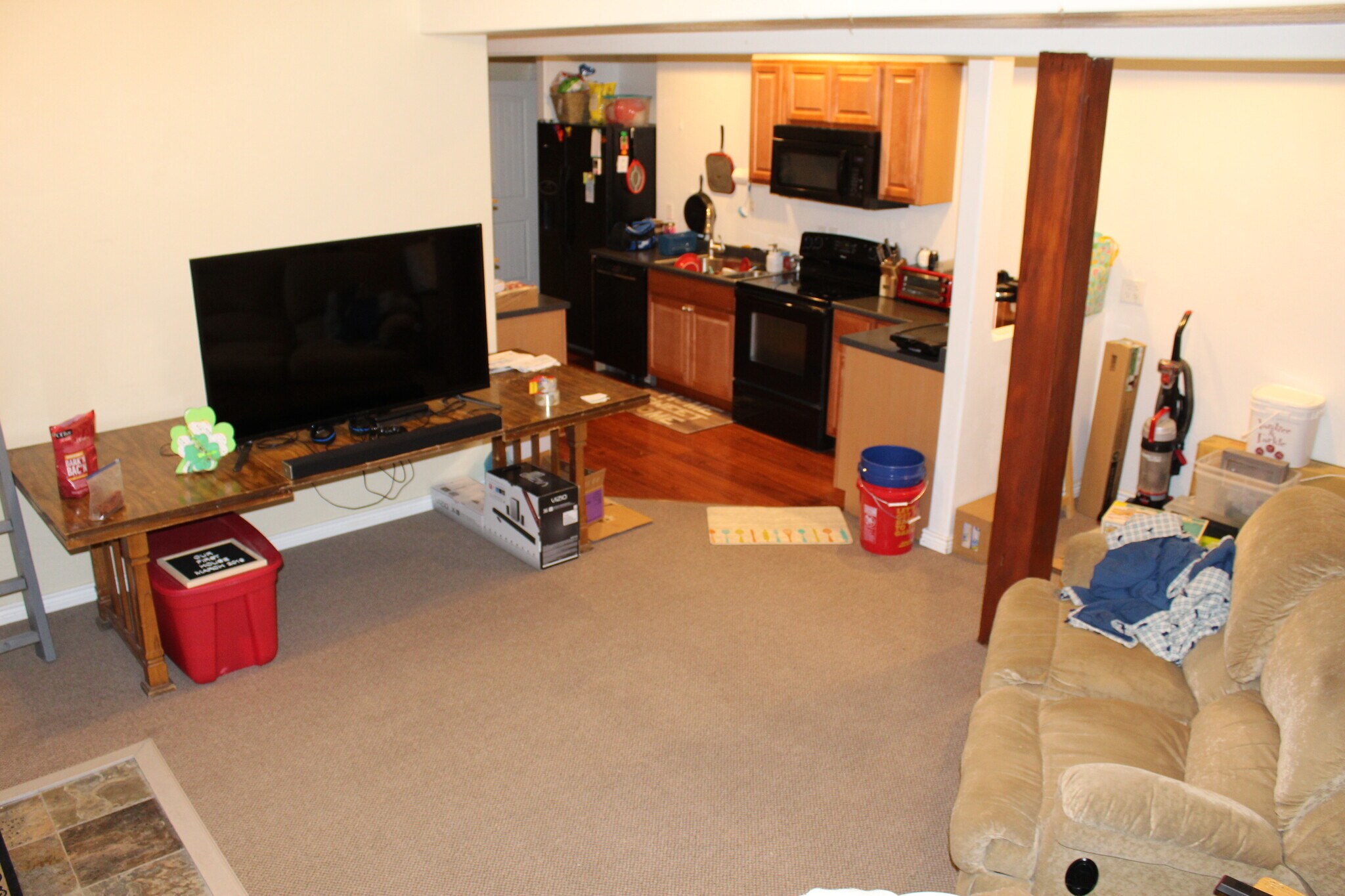 Building Photo - 1410 Canyon Dr