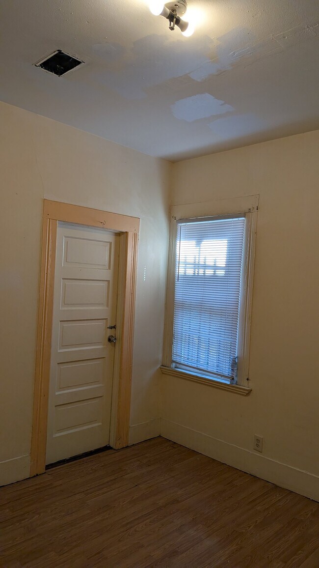 Building Photo - 1708 41st Ave