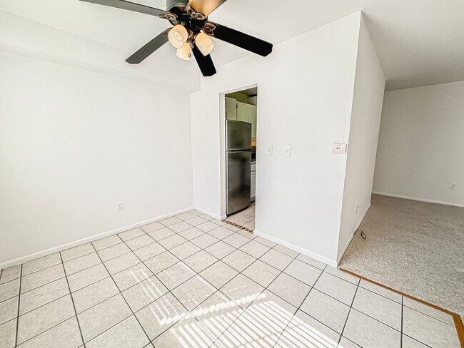 Building Photo - Sun-filled 1 Bed 1 Bath Condo In Scenic River Terrace - Water Included!