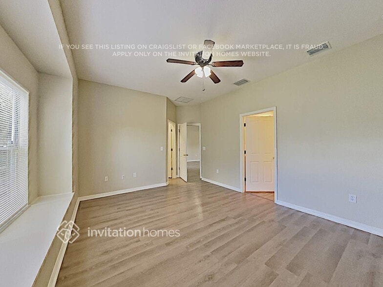 Building Photo - 8211 Crescent Moon Dr