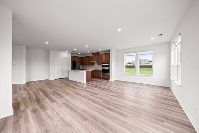 Building Photo - 424 Princewood Dr
