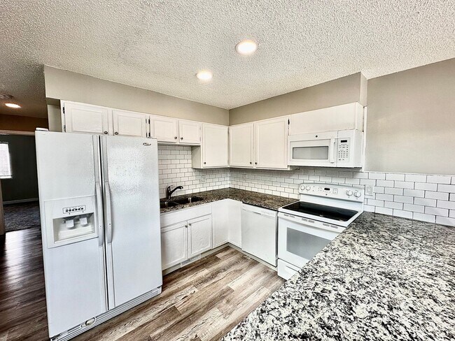 Building Photo - 922 Teal Ct