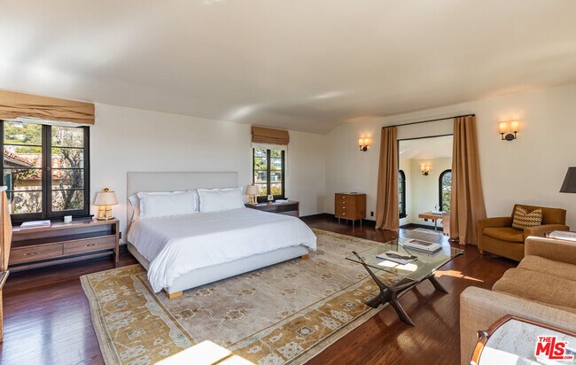 Building Photo - 8440 Harold Way