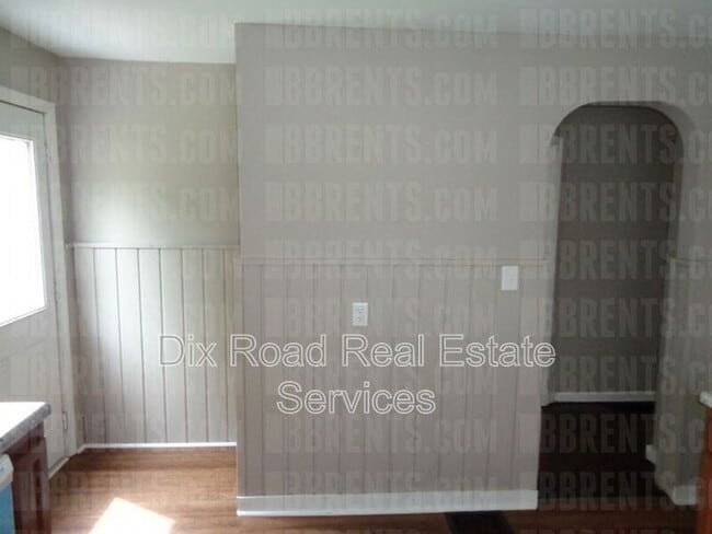 Building Photo - 1255 Hooven Ave