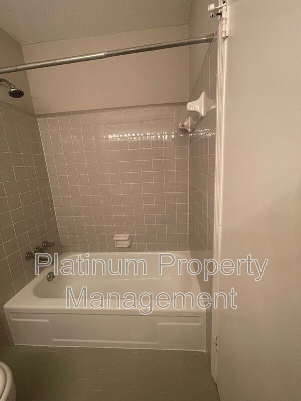 Building Photo - 224 Cold Creek Dr