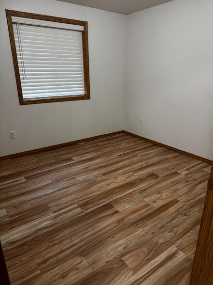 Building Photo - 118 Chickadee Dr