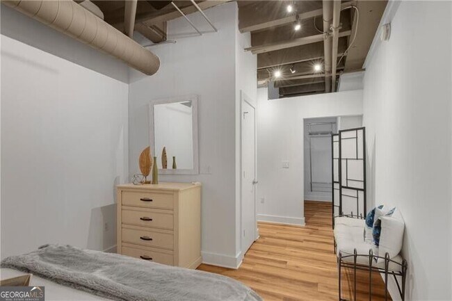 Building Photo - 805 Peachtree St NE