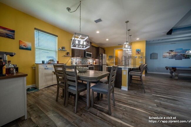 Building Photo - 2626 Corona Ln