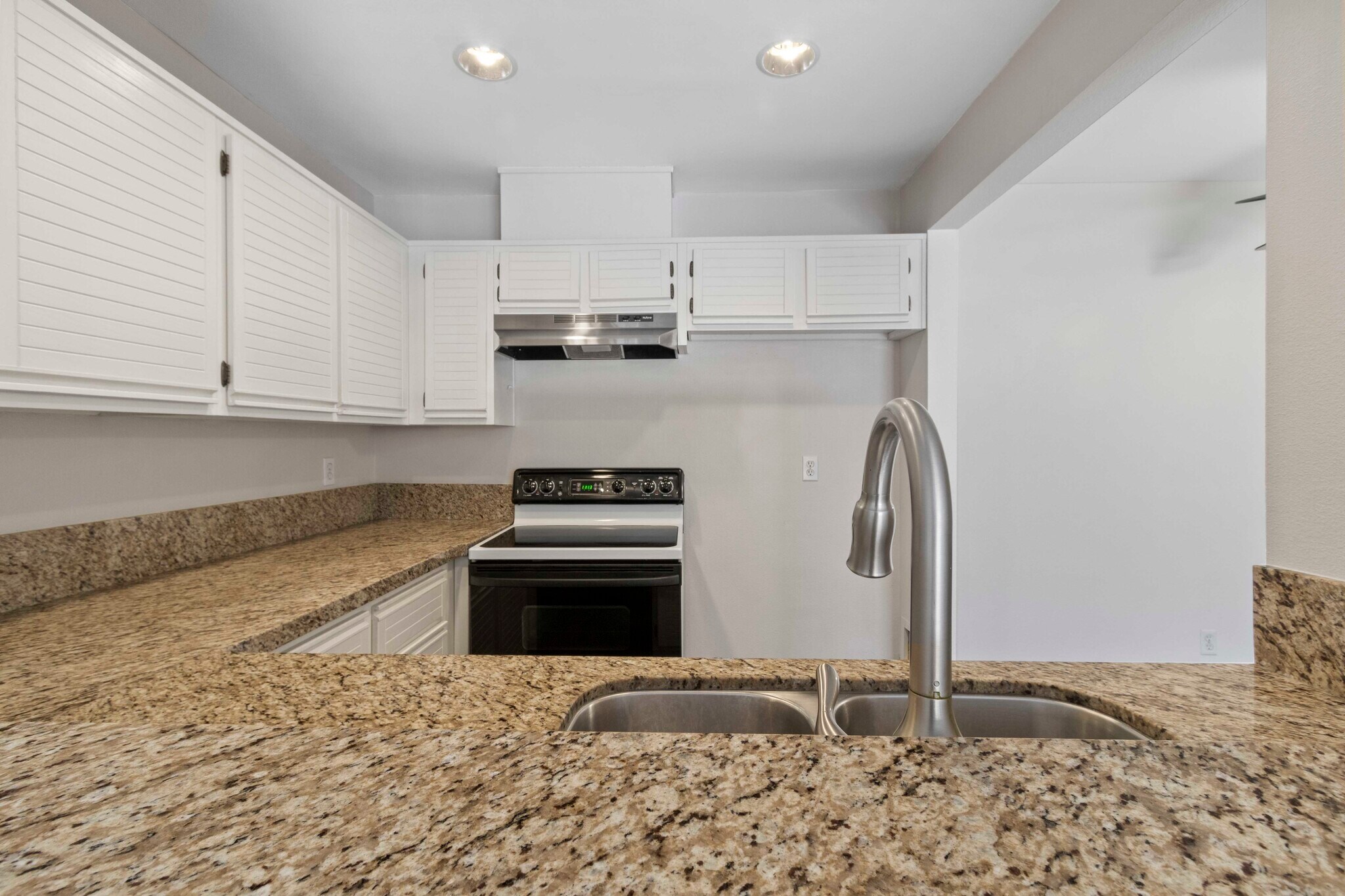 Building Photo - 25671 Le Parc