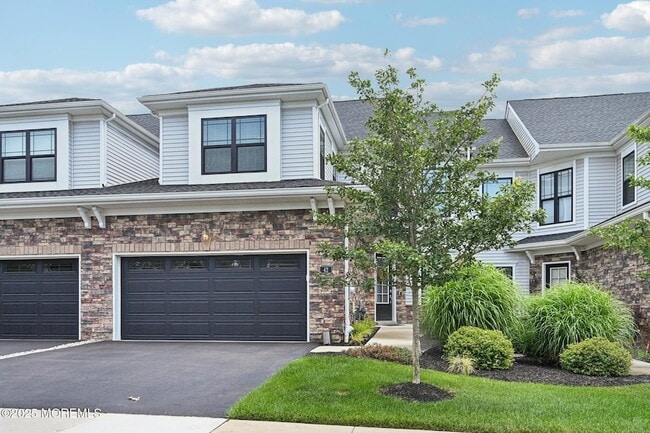 Primary Photo - 42 Dogleg Ln