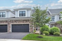 Building Photo - 42 Dogleg Ln