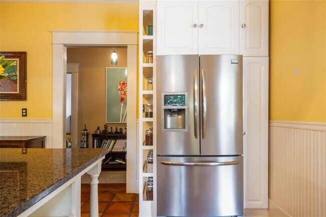 Building Photo - 6 White St NW