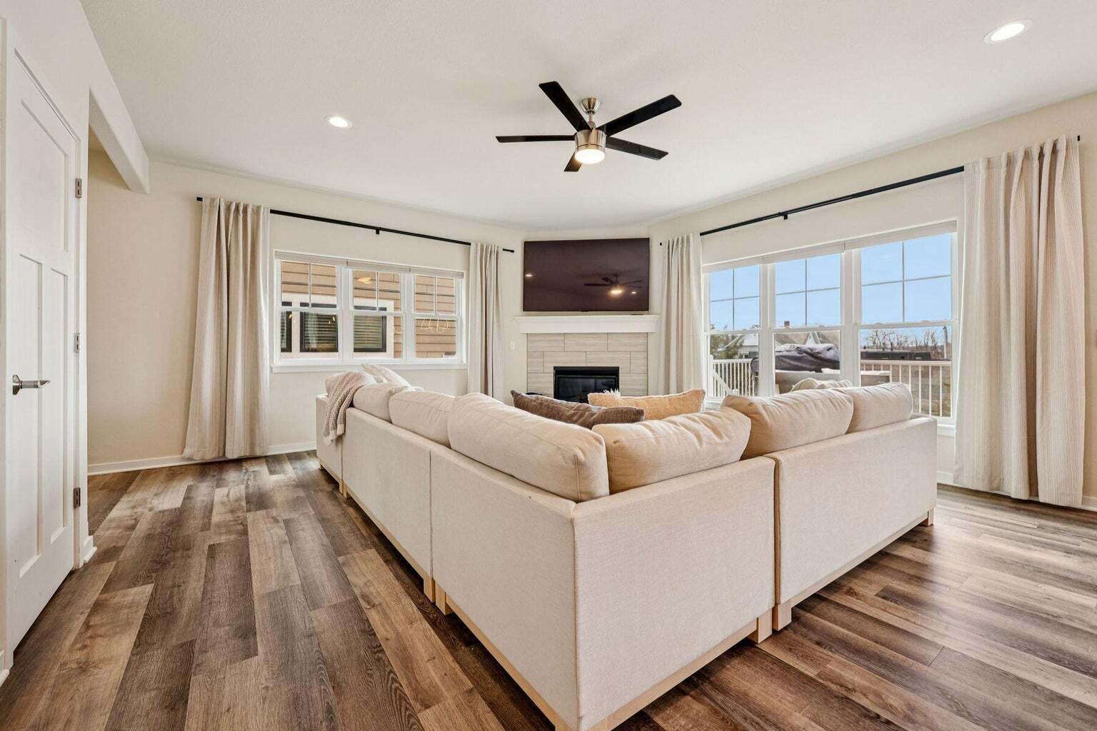 Building Photo - 2945 N 186th St