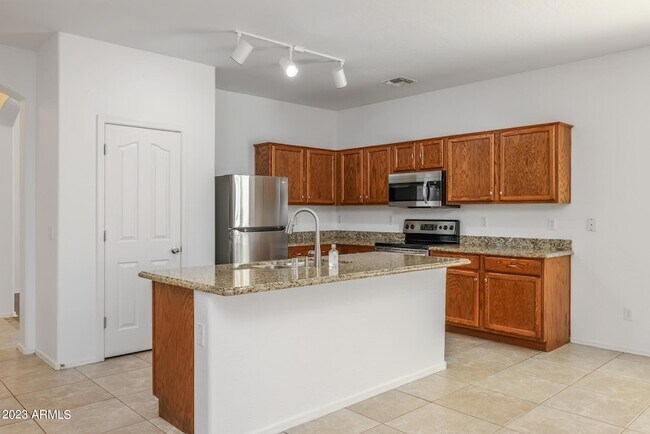 Building Photo - 3112 S 82nd Ln