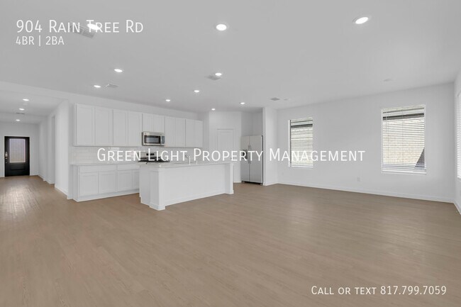 Building Photo - 904 Raintree Rd