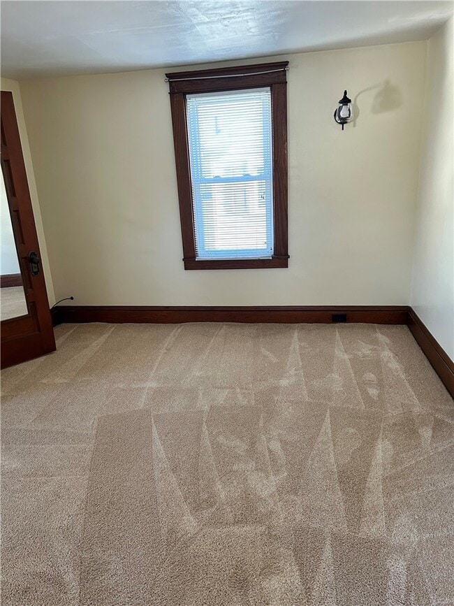 Building Photo - 970 Scio St