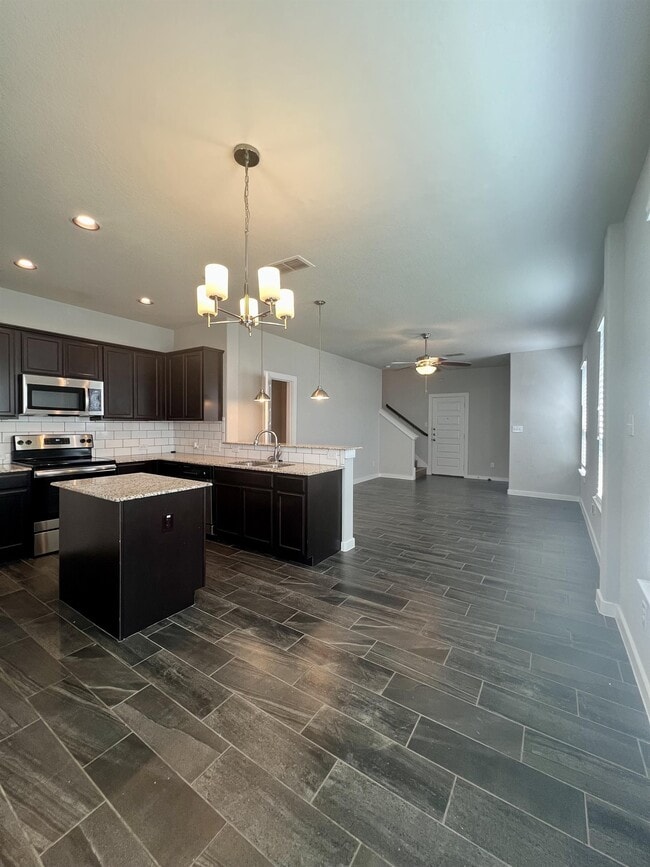 Building Photo - 374 Creekside Curve