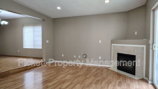 Building Photo - 1108 NE Beaumont Ln