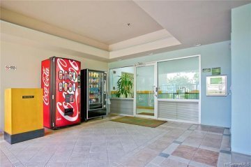 Building Photo - 1448 Young St